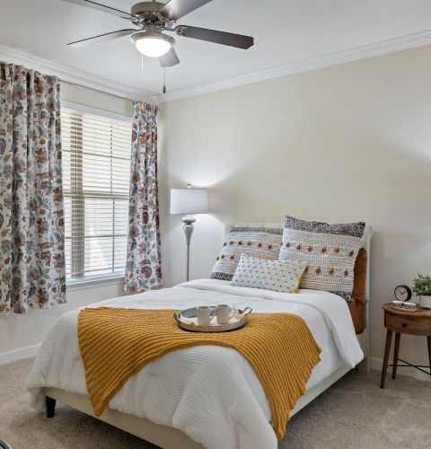 The Claiborne at Baton Rouge senior apartment bedroom