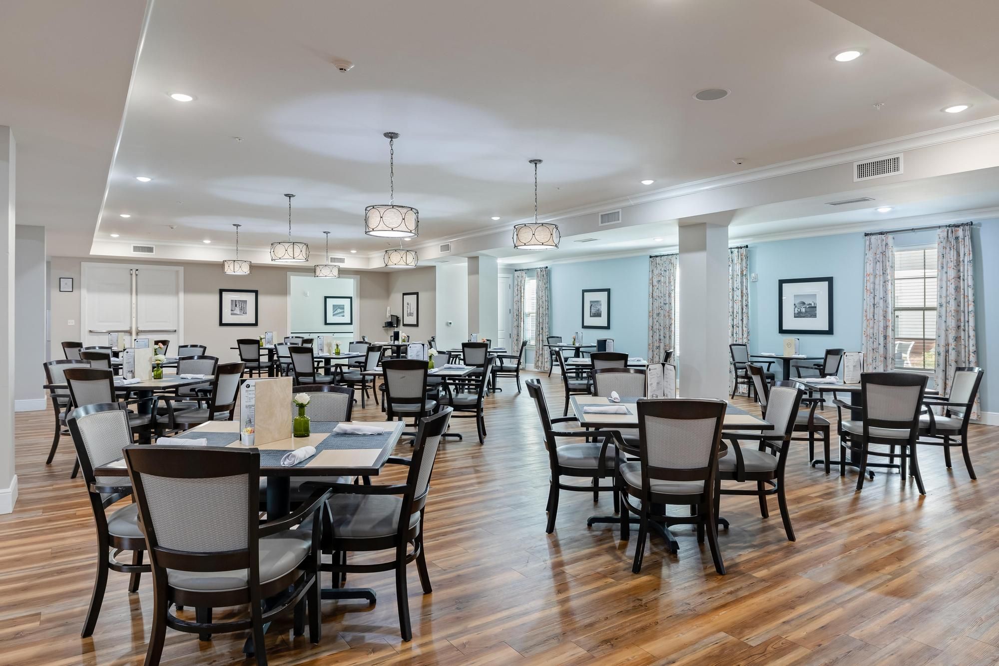 The Claiborne at Baton Rouge senior community dining area