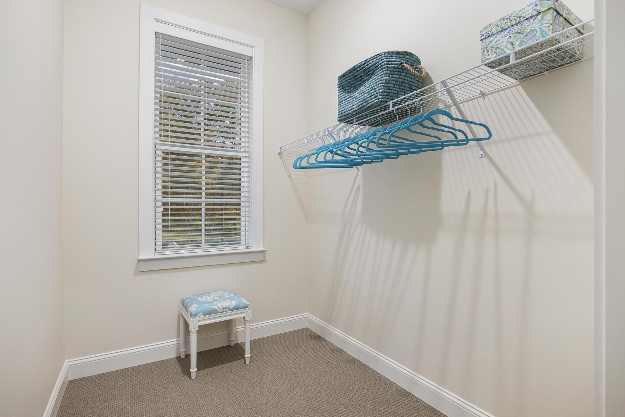 Brickmont at Woodstockapartment spacious walk-in closet