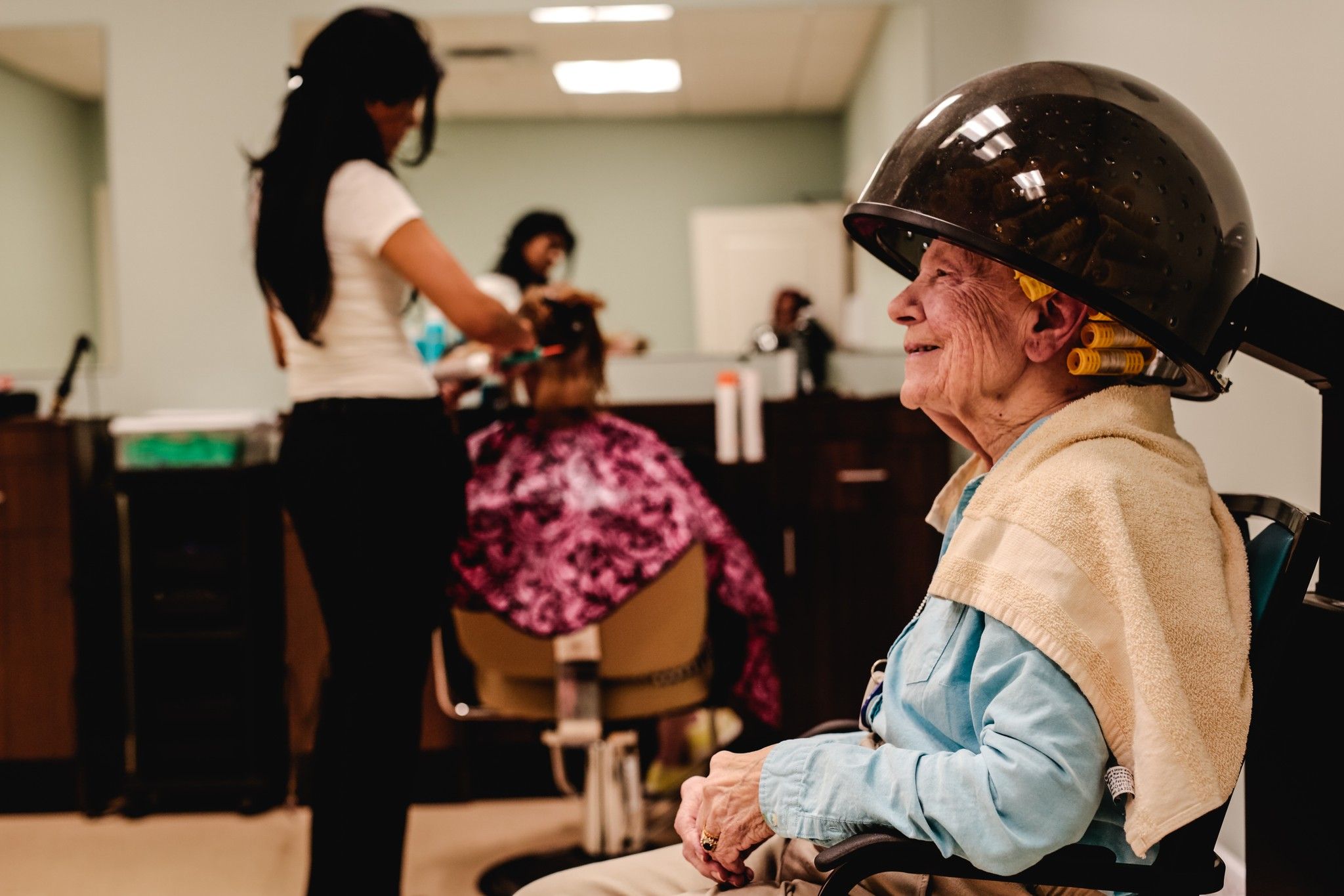 The Claiborne at Roswell resident Full-Service Salon and Barbershop on-site