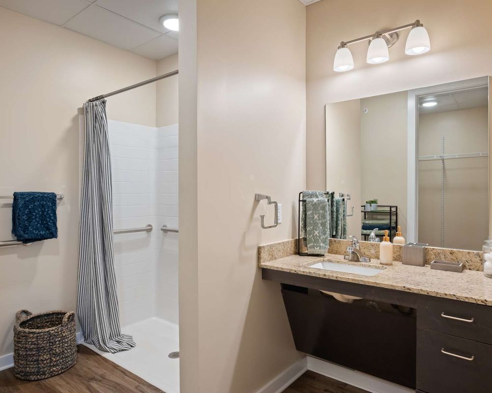The Claiborne At Gulfport Highlands Assisted Living Bathroom