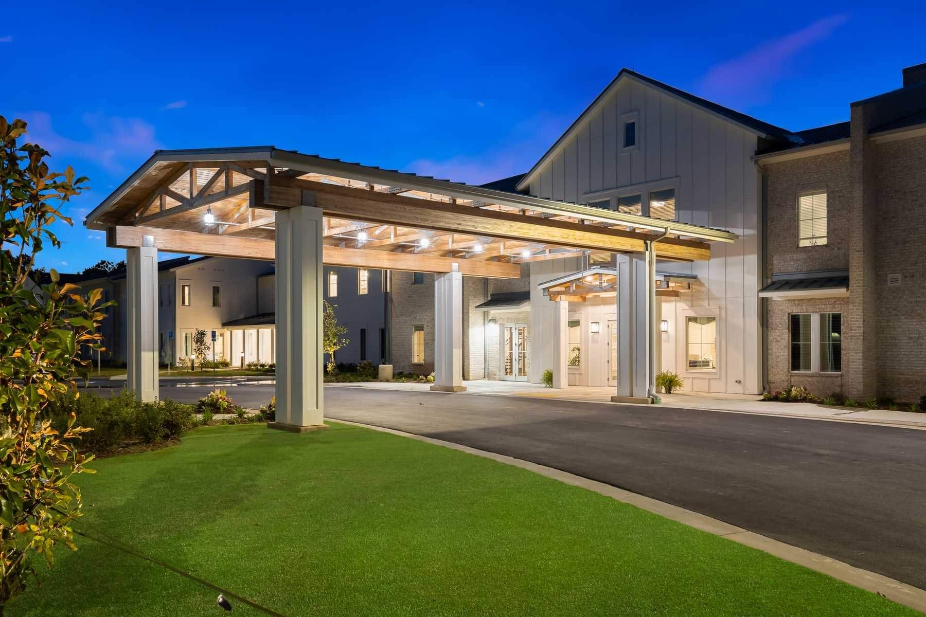 The Claiborne at Gulfport Highlands outdoor courtyard view