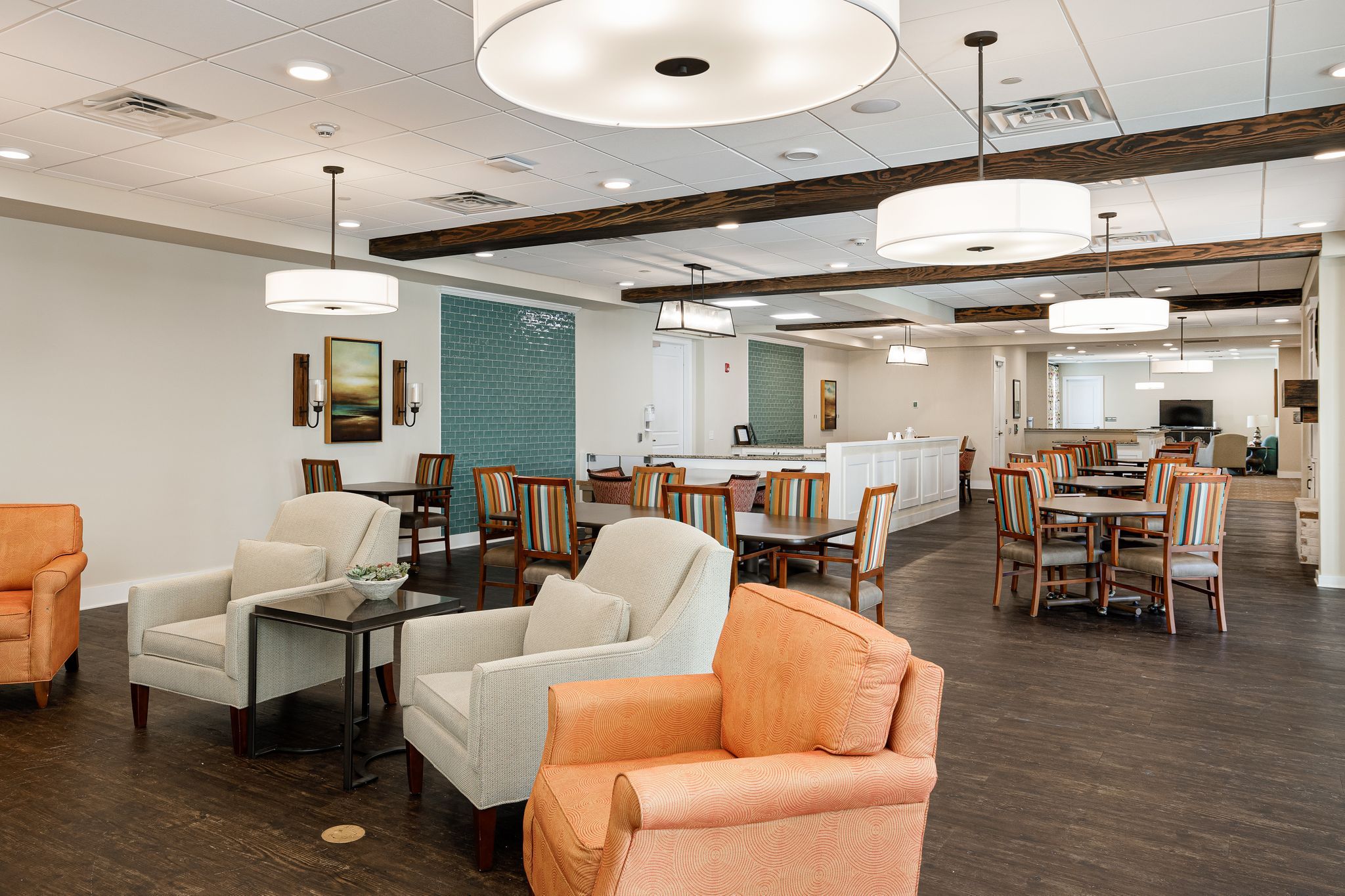 The Claiborne at Shoe Creek memory care seating and dining
